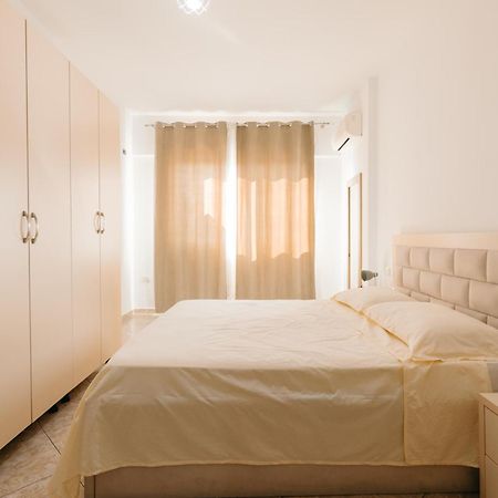 Rs Place 1-Bedroom Apartment Tirana Buitenkant foto