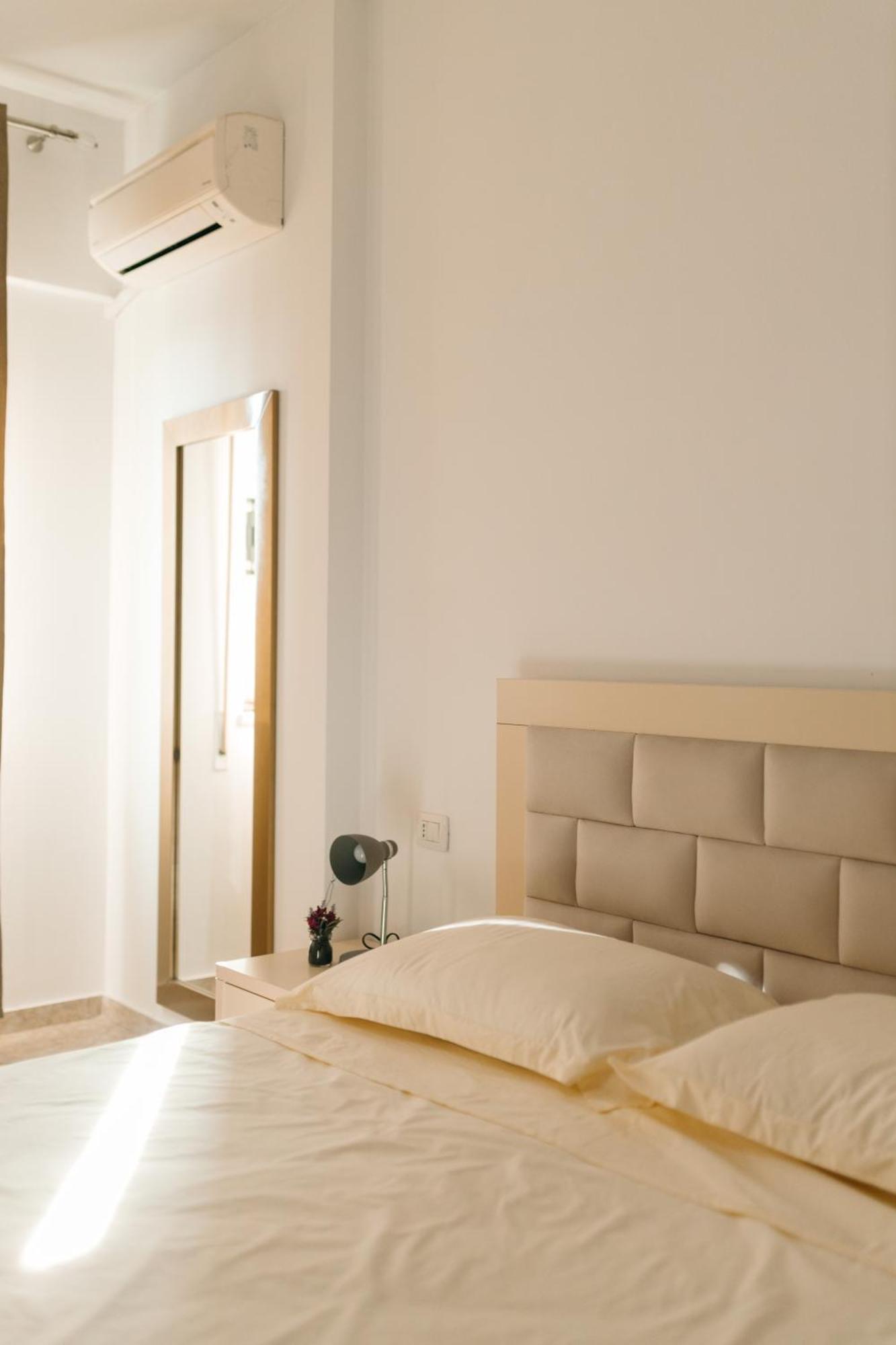 Rs Place 1-Bedroom Apartment Tirana Buitenkant foto